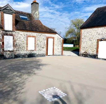 Am&eacute;nagement de cours ext&eacute;rieures & all&eacute;es pi&eacute;tonnes ou carrossables